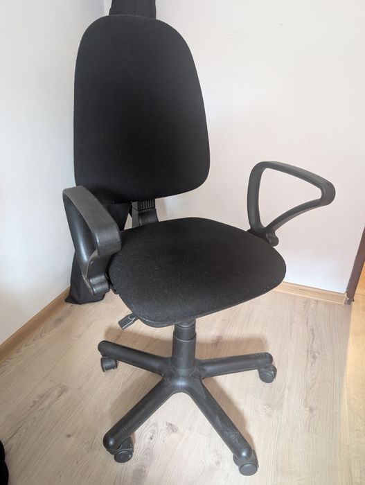 Krzesło biurowe obrotowe