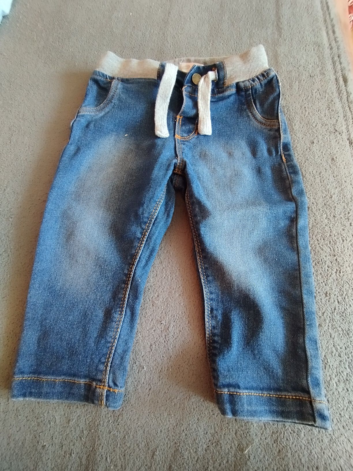 Spodnie z miękkiego jeansu 9-12 miesięcy