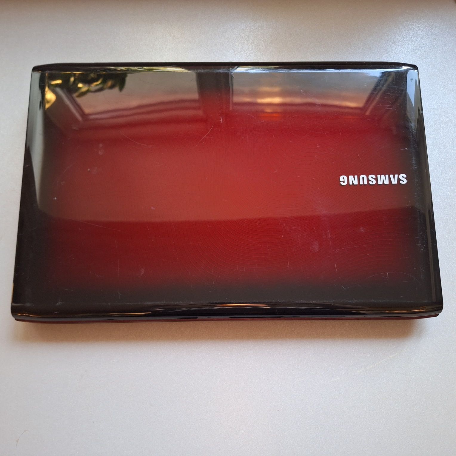 Ноутбук Samsung r580 8gb ram + ssd