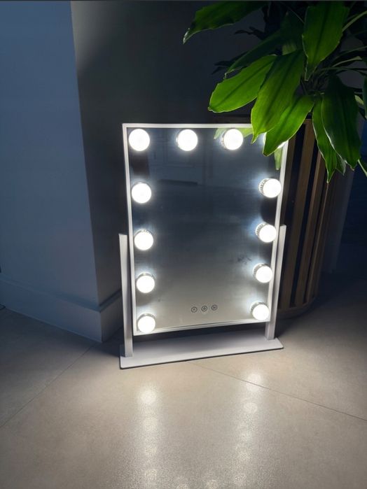 Nowe lustro z oświetleniem LED do makijażu na toaletkę kosmetyczne