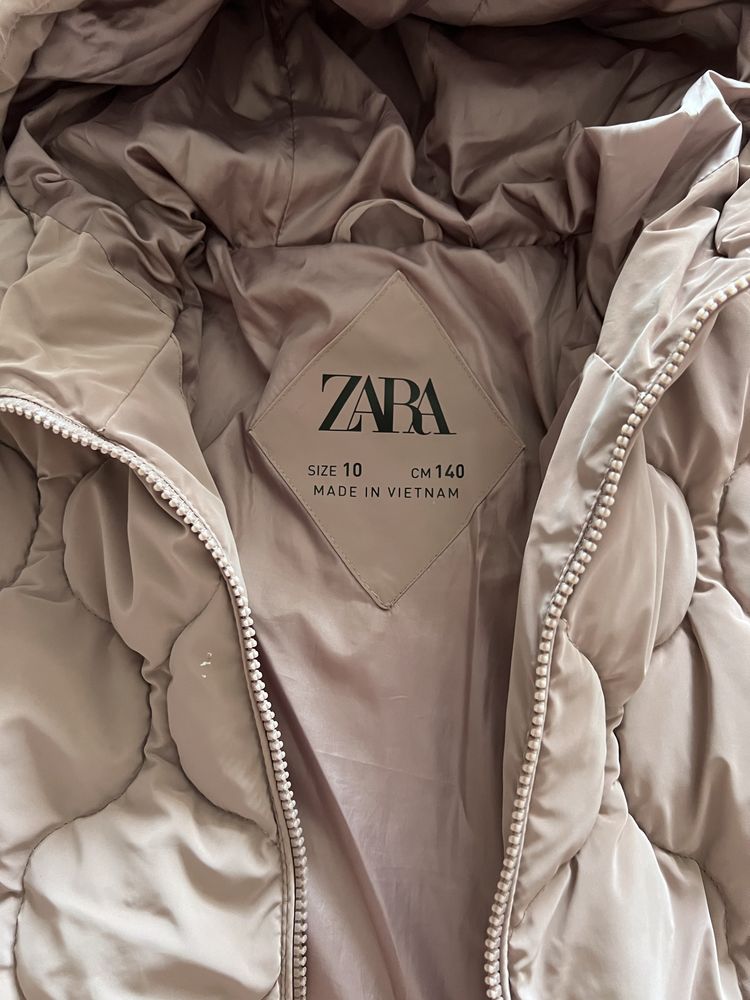 Весняна куртка zara 140