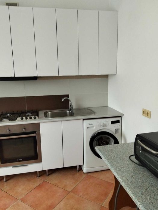 Продається двокімнатна  квартира в елітному районі.