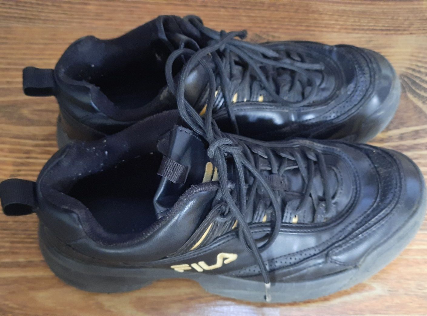 Buty sportowe na wiosnę, lato FILA rozmiar 38