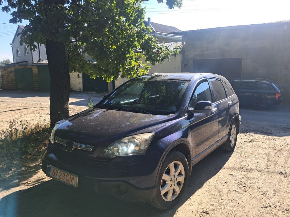 Продам Honda CRV 2.2 
Авто в Гарному стані,зробленого повне ТО
На двиг