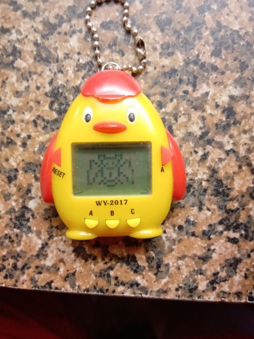 Тамагочи із 90-их ципленок