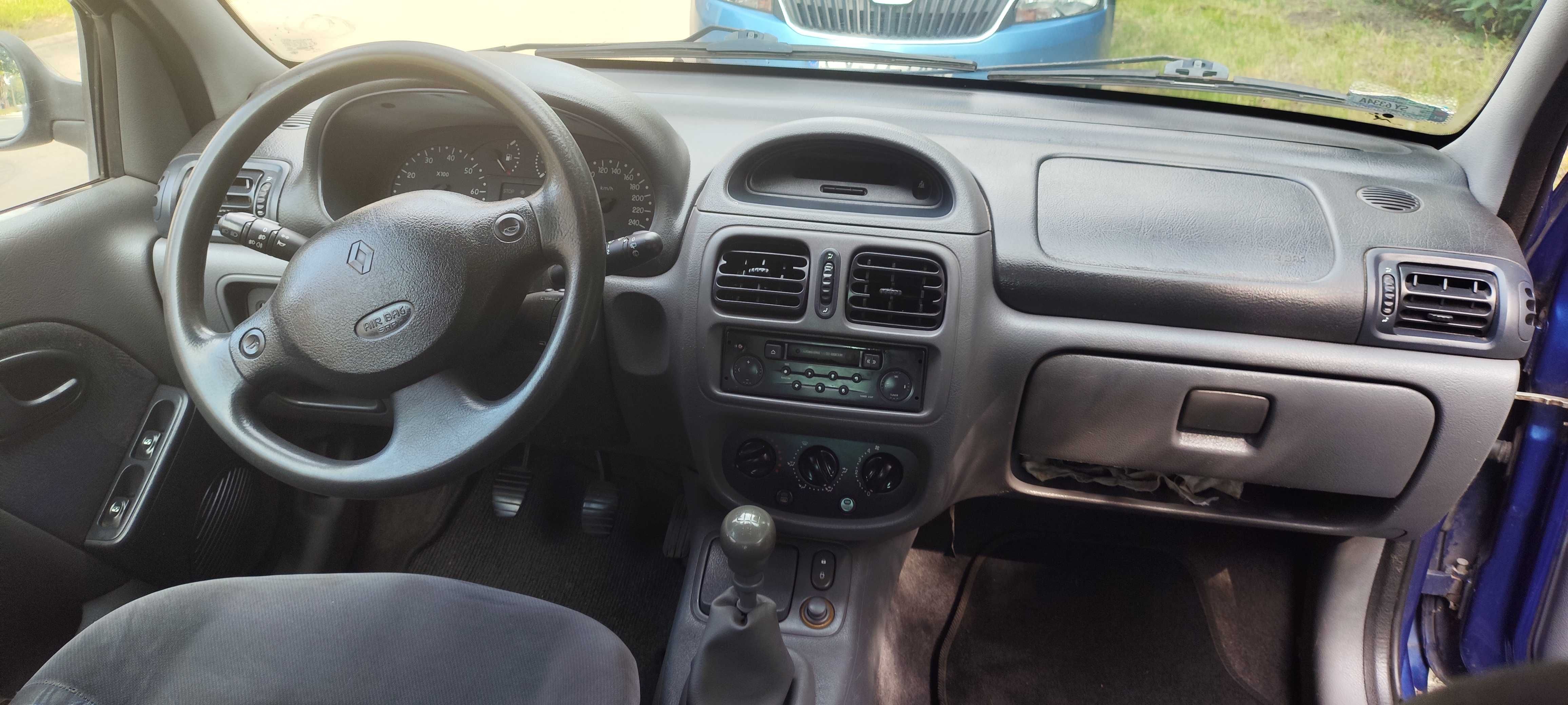 Renault Clio 2 1,2 16V 2001 rok
