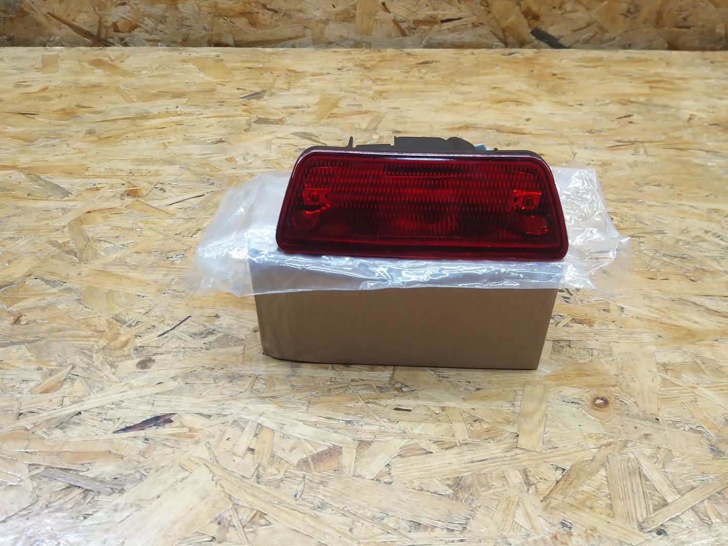 Задня протитуманка на Nissan Rogue 2014 - 2020 Murano Leaf