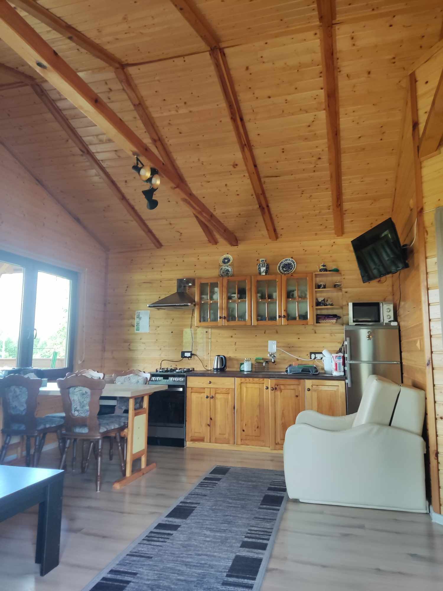 Kaszuby. Domek nad jeziorem Miłoszewskim