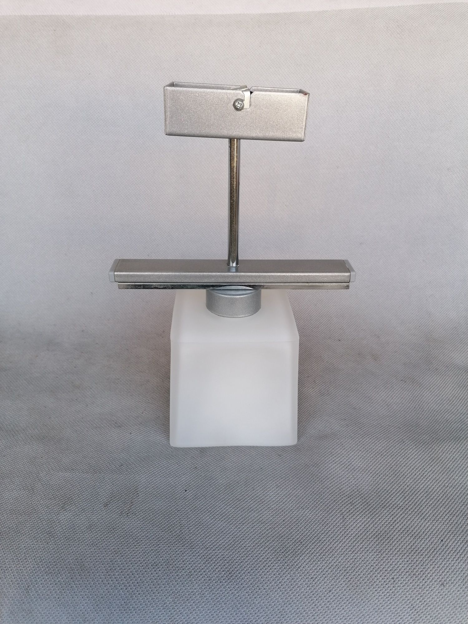Lampa sufitowa pojedyńcza