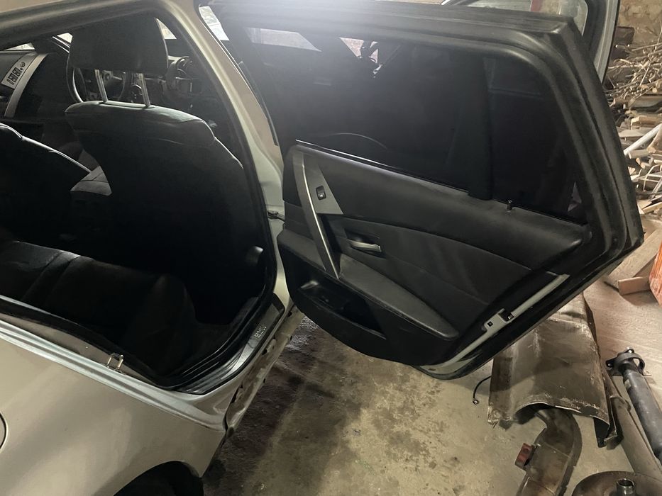 Бмв е61 після дтп М-обвісі по запчастинах