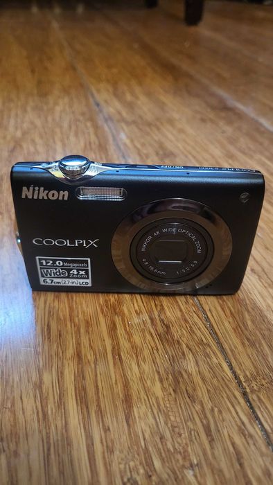 Nikon Coolpix S3000