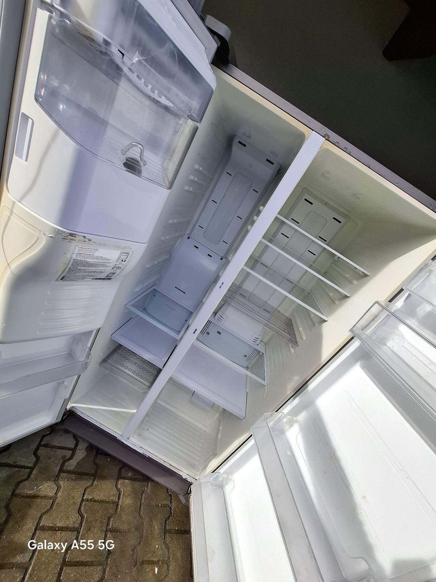 Lodówka z zamrażarką samsung side z kostkarką oraz zimna wodą