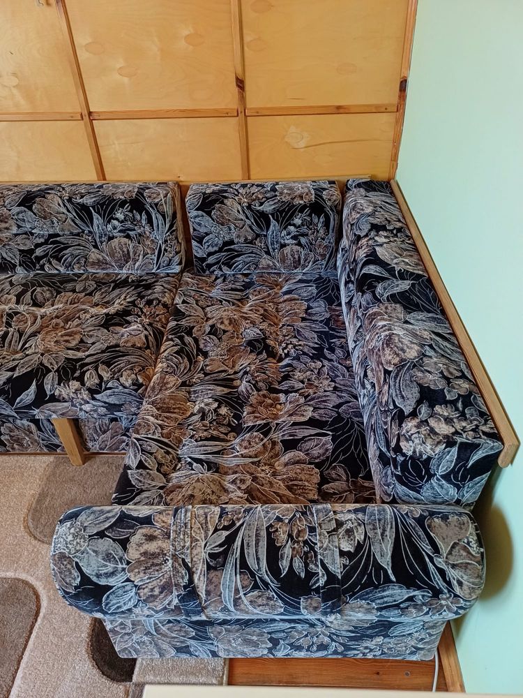 Sofa narożna z funkcją spania