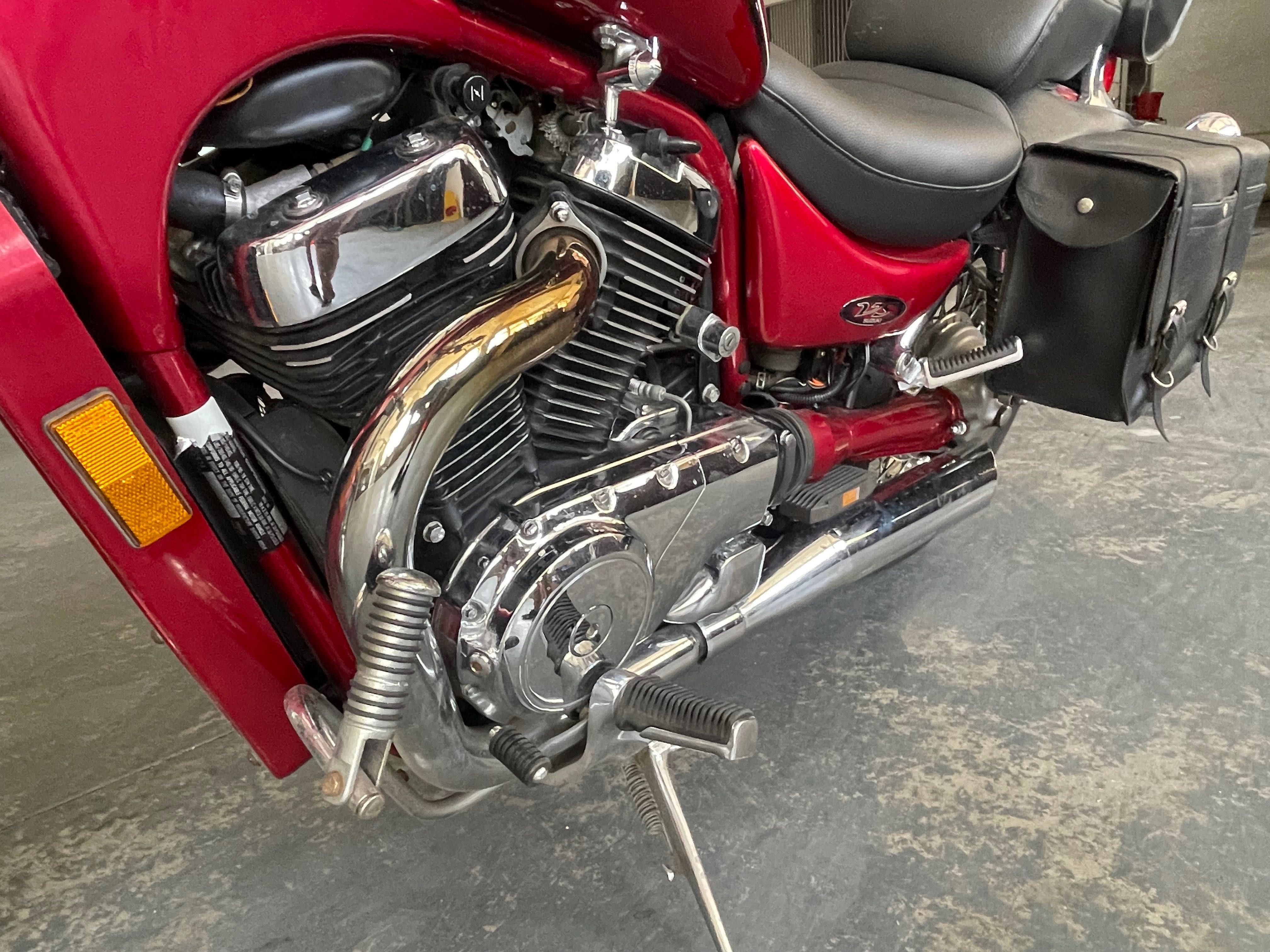SUZUKI INTRUDER 800