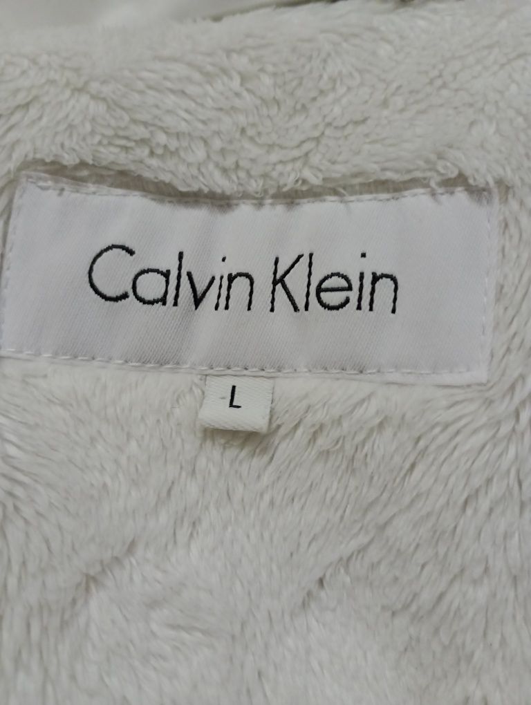 Куртка зимняя пуховик Calvin Klein ,разм.L,б/у в идеальном состоянии.