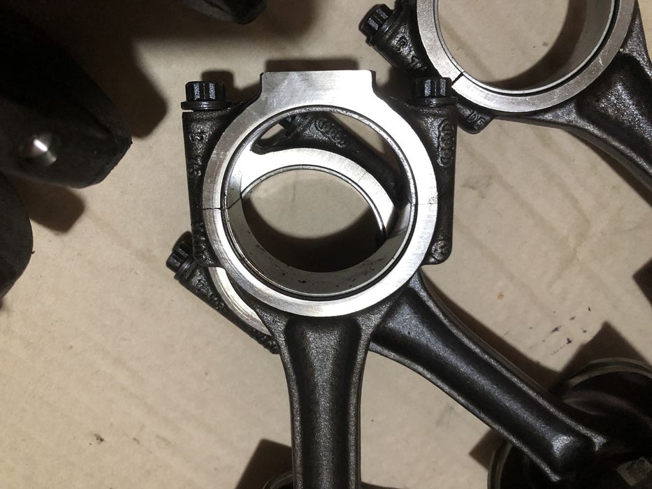 Поршня в зборі . колінвал на VAG B7 1.9 тді