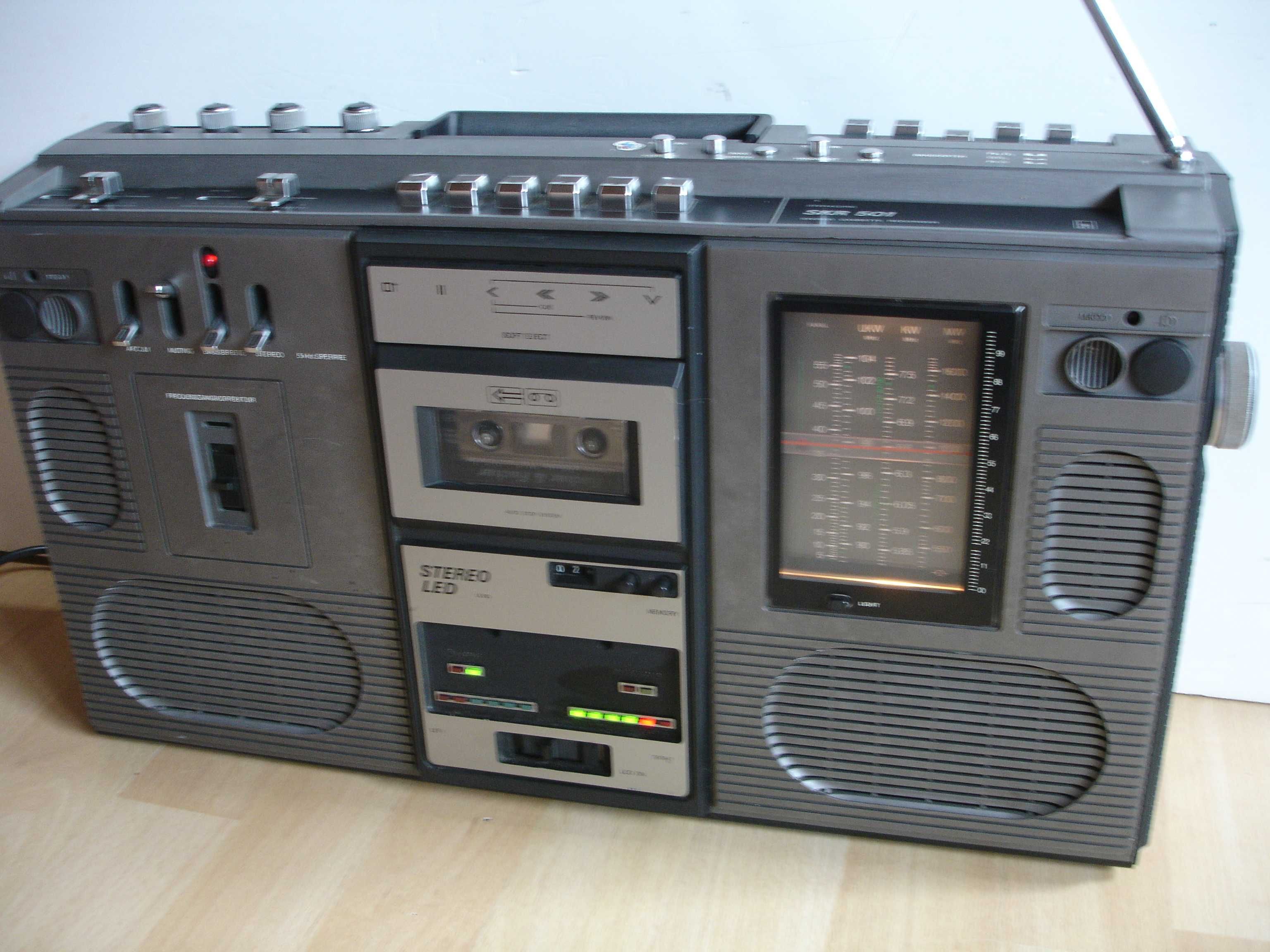 Radiomagnetofon STERN SKR 501 (DDR)