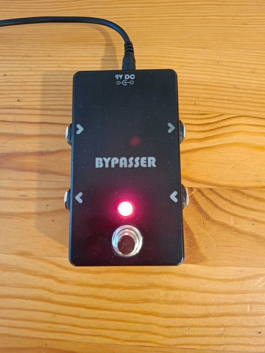 Przełącznik pętli efektów Bypasser od Ian Rider