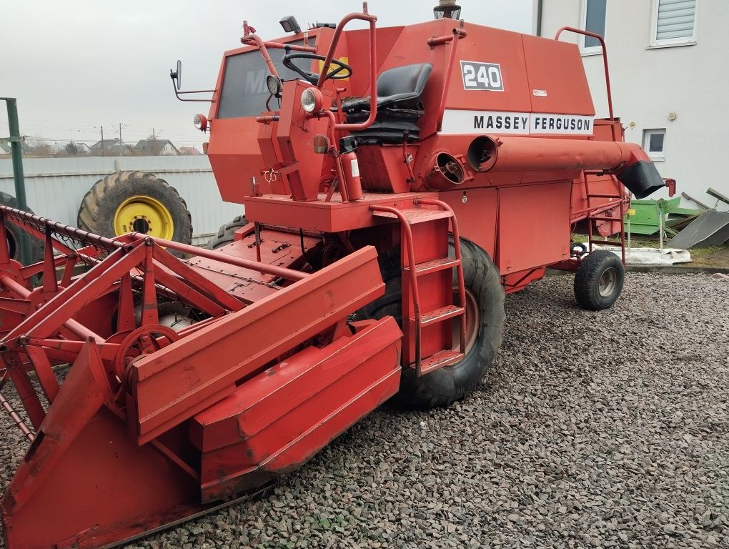 Комбайн Massey Ferguson 307