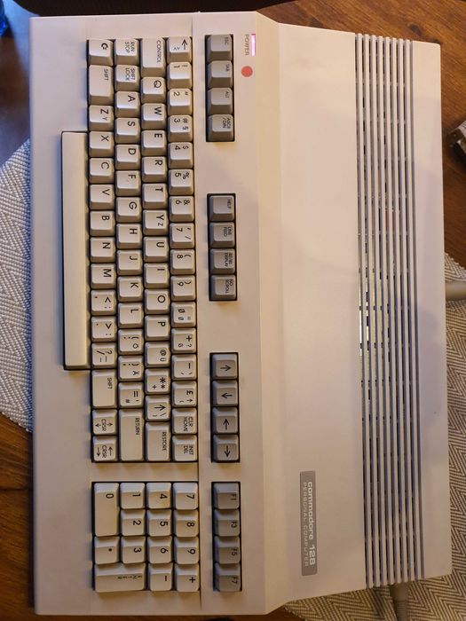 Commodore 128 BOX Dla kolekcjonera