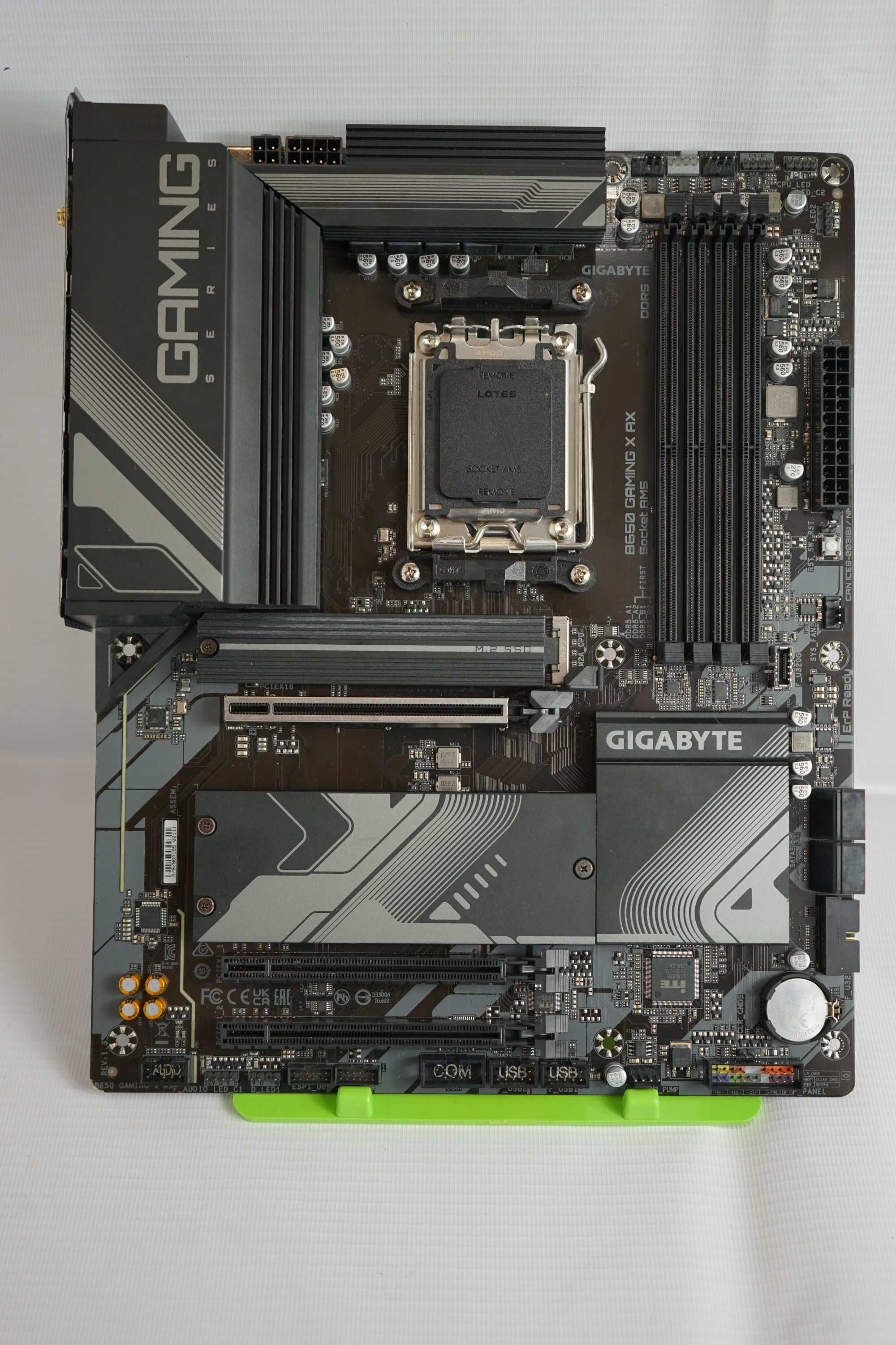 Материнська плата GiGABYTE B650 Gaming X AX