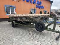 Катер чьовен із мотором