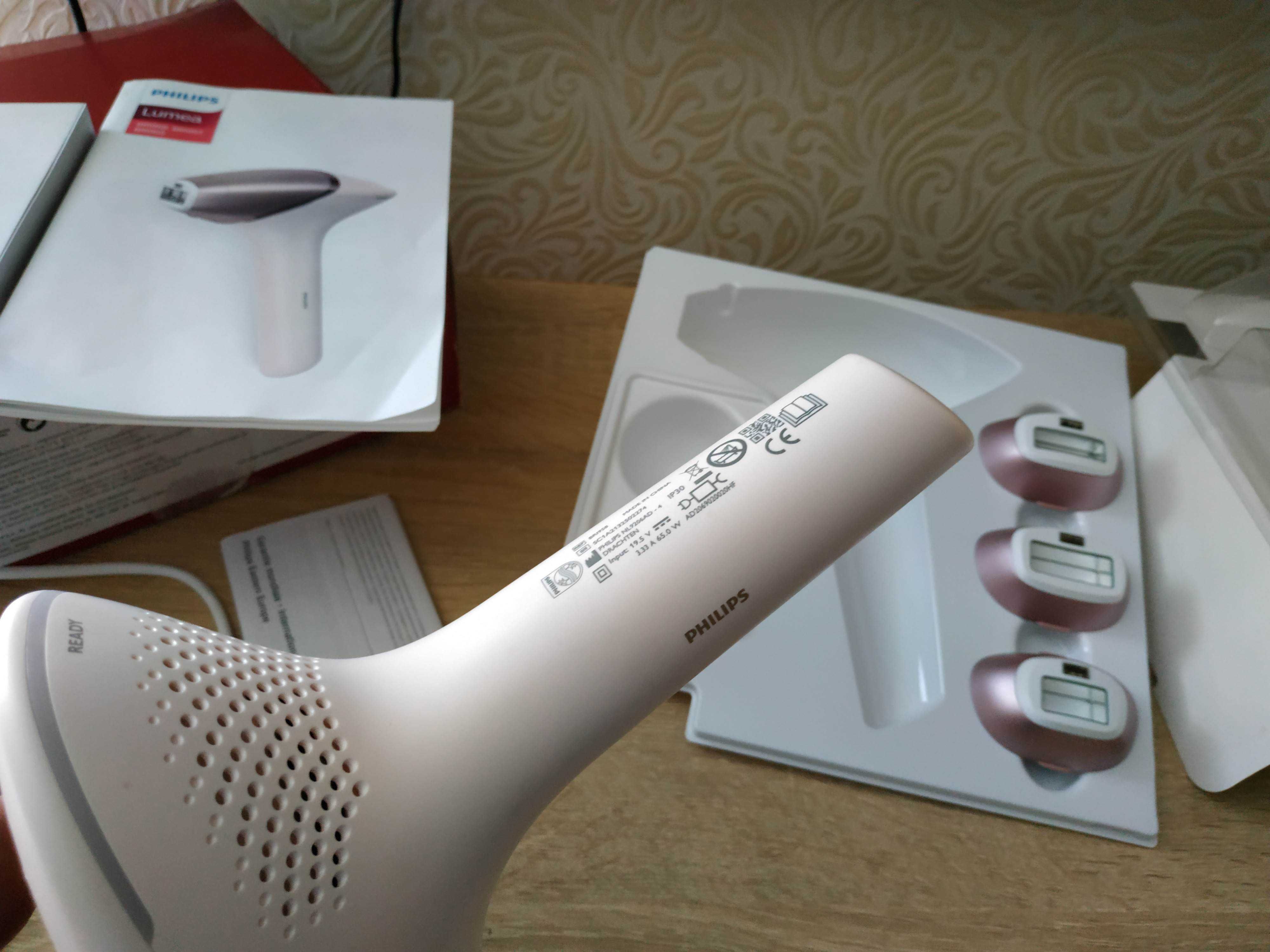 Фотоэпилятор PHILIPS Lumea 9000 BRI958