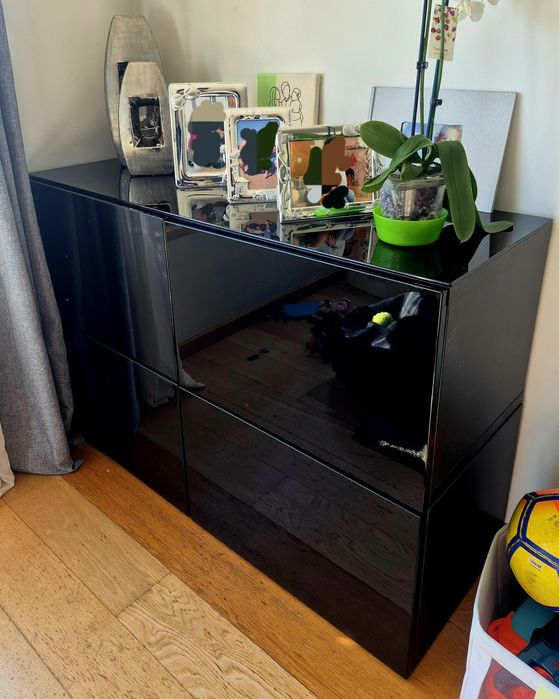 Aparador IKEA Besta preto