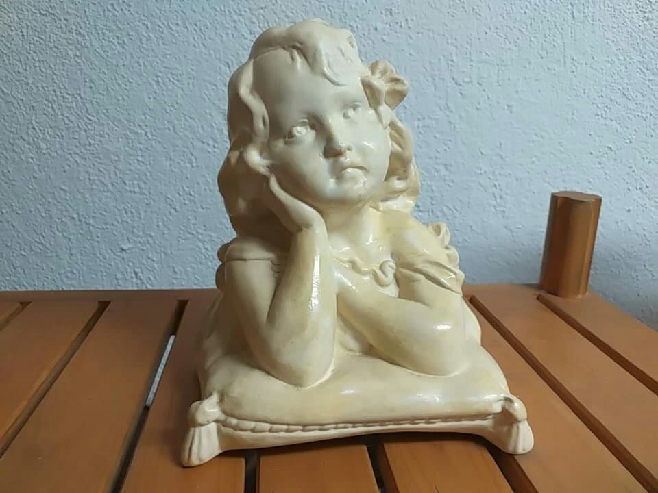 Anjo em gesso  envernizado