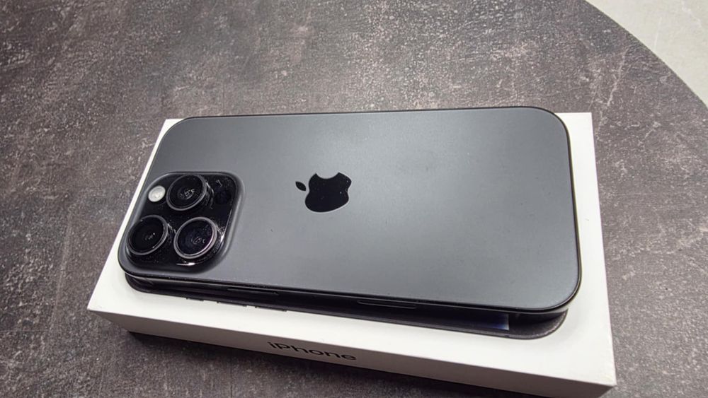 Iphone 16pro 256 GB stan idealny bez uszkodzen