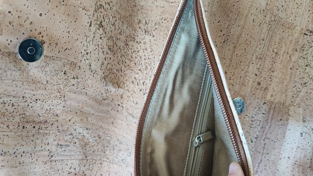 Mala em cortiça portuguesa