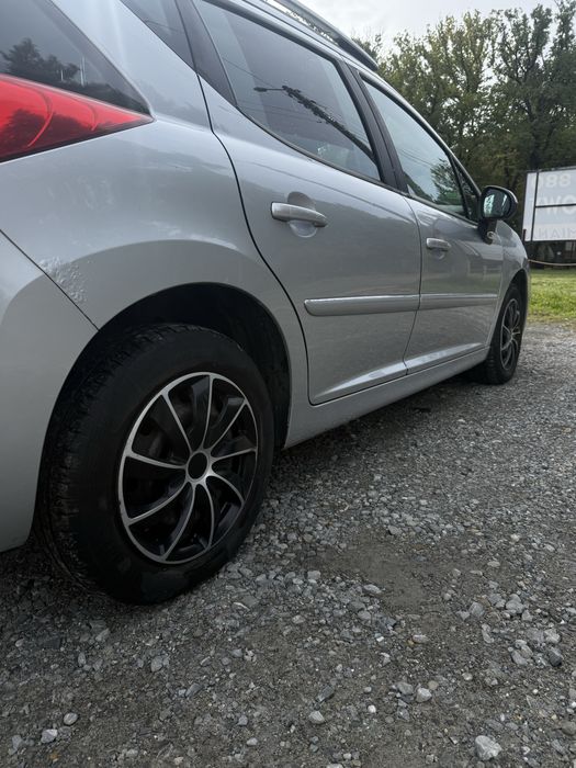 Peugeot 207 W dobrym stanie