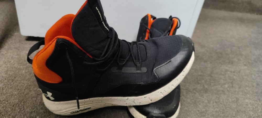 Чоловічі кросівки Under Armour Charged Bandit Trek Trail