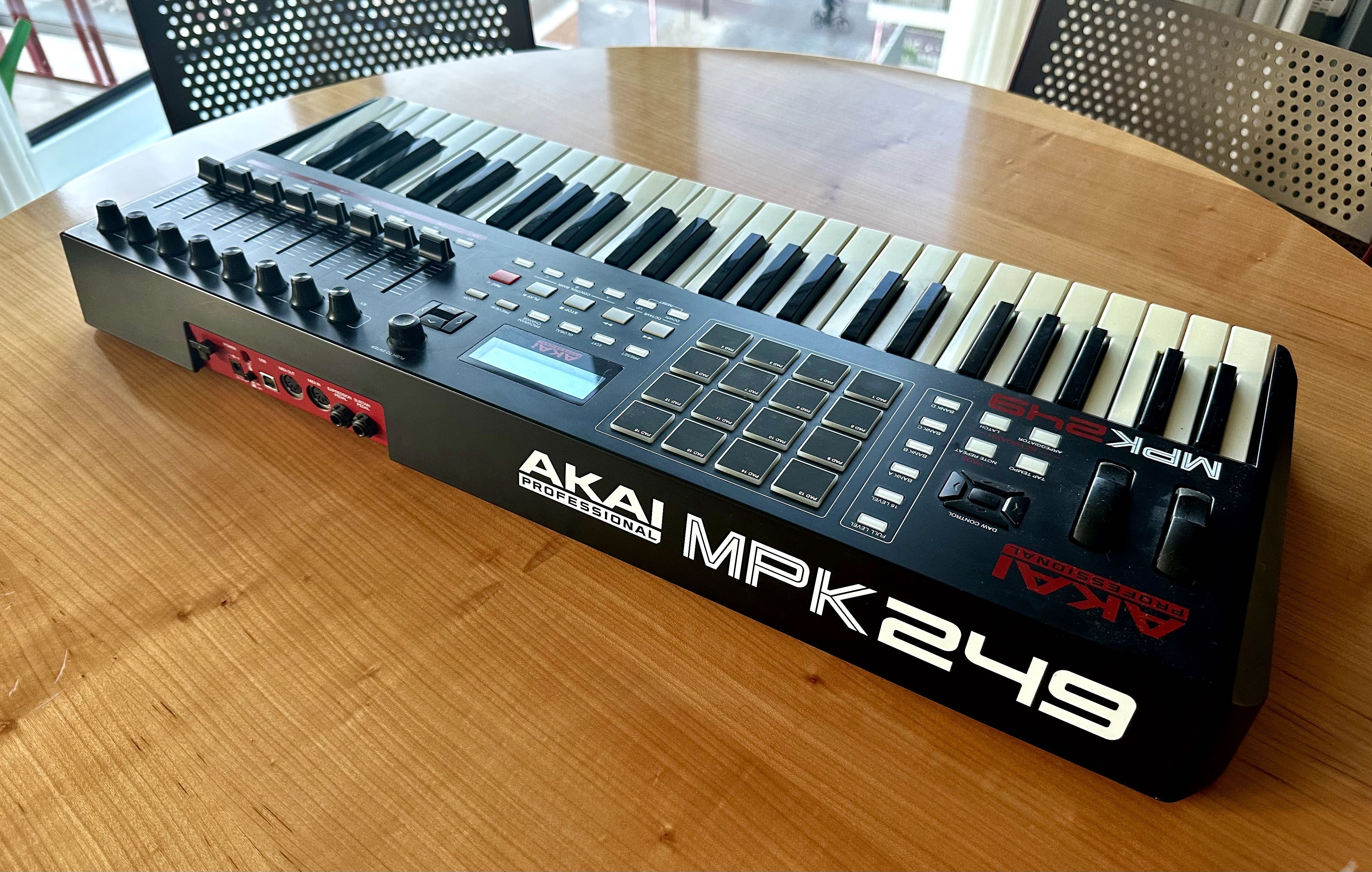 Akai MPK249 - klawiatura MIDI