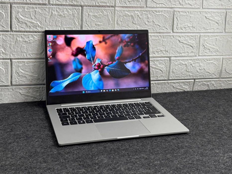 Ноутбук Samsung Galaxy Book Go Стан нового Батарея 8 годин