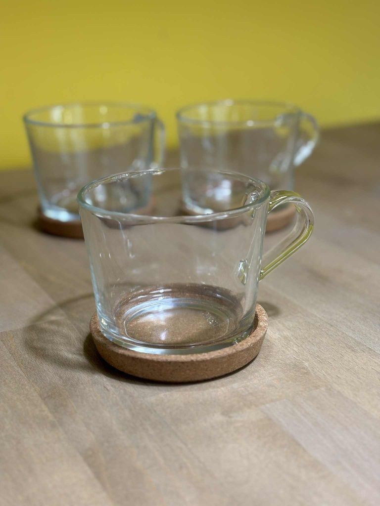 Zestaw szklanek/ filiżanek z uchem podkładka korkowa IKEA 4 szt 475 ml