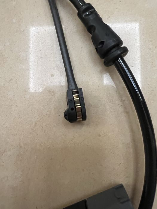 Датчик износа тормозных колодок  BMW