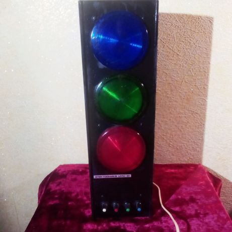 Цветомузыкальная установка ЭЛЕКТРОНИКА ЦМУ-61 ( мікрофонний датчик сиг