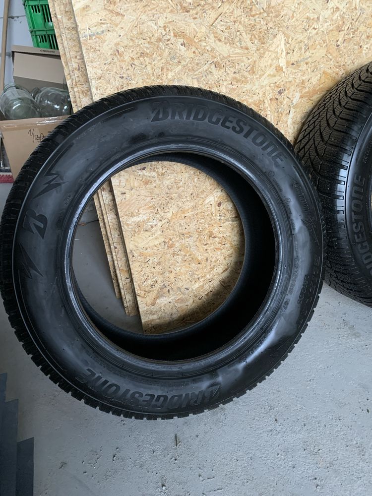 Продам зимову шини Bridgestone Blizzak 235/60 R18