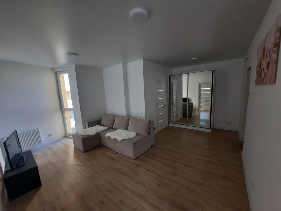 Подобова оренда квартири в новобудові Угорська