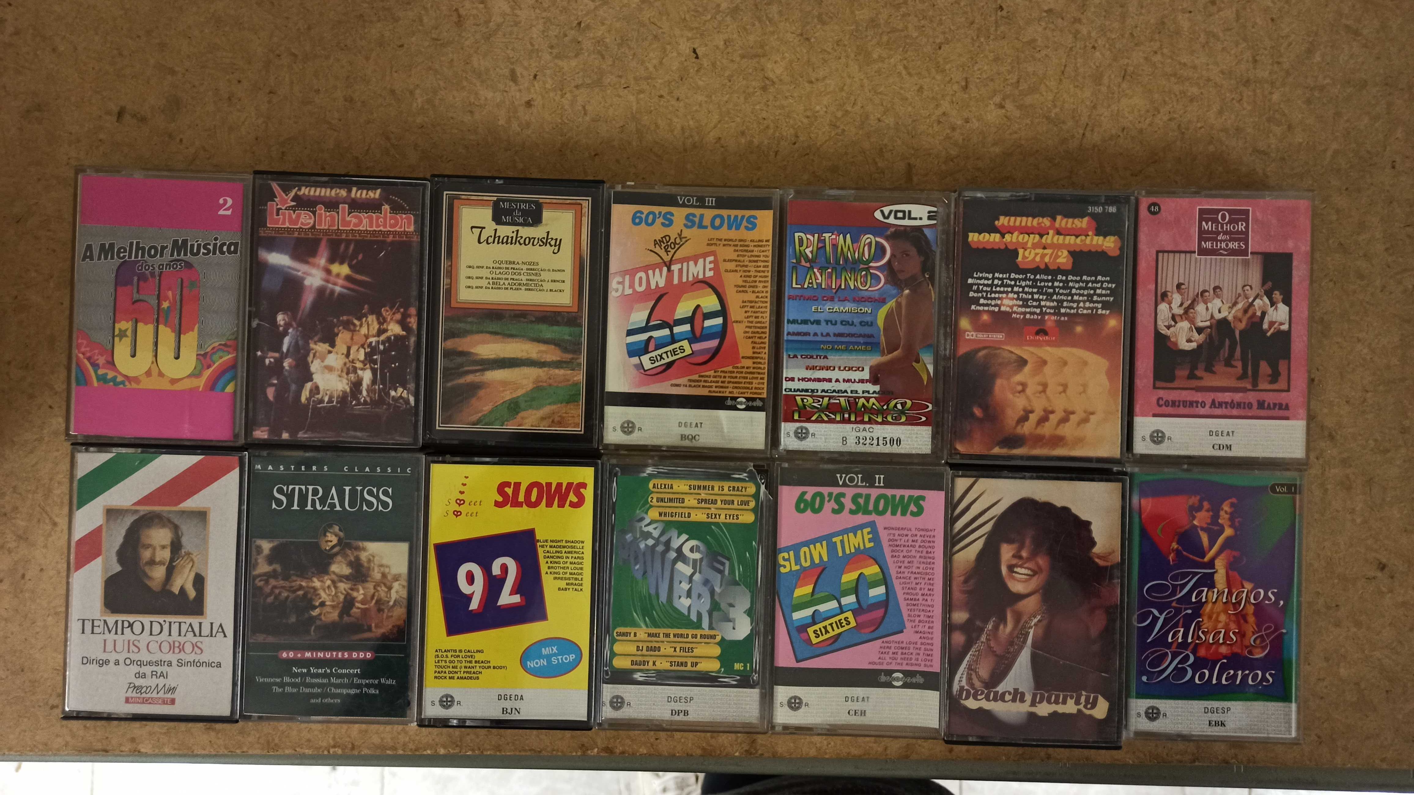 Várias Cassetes de música