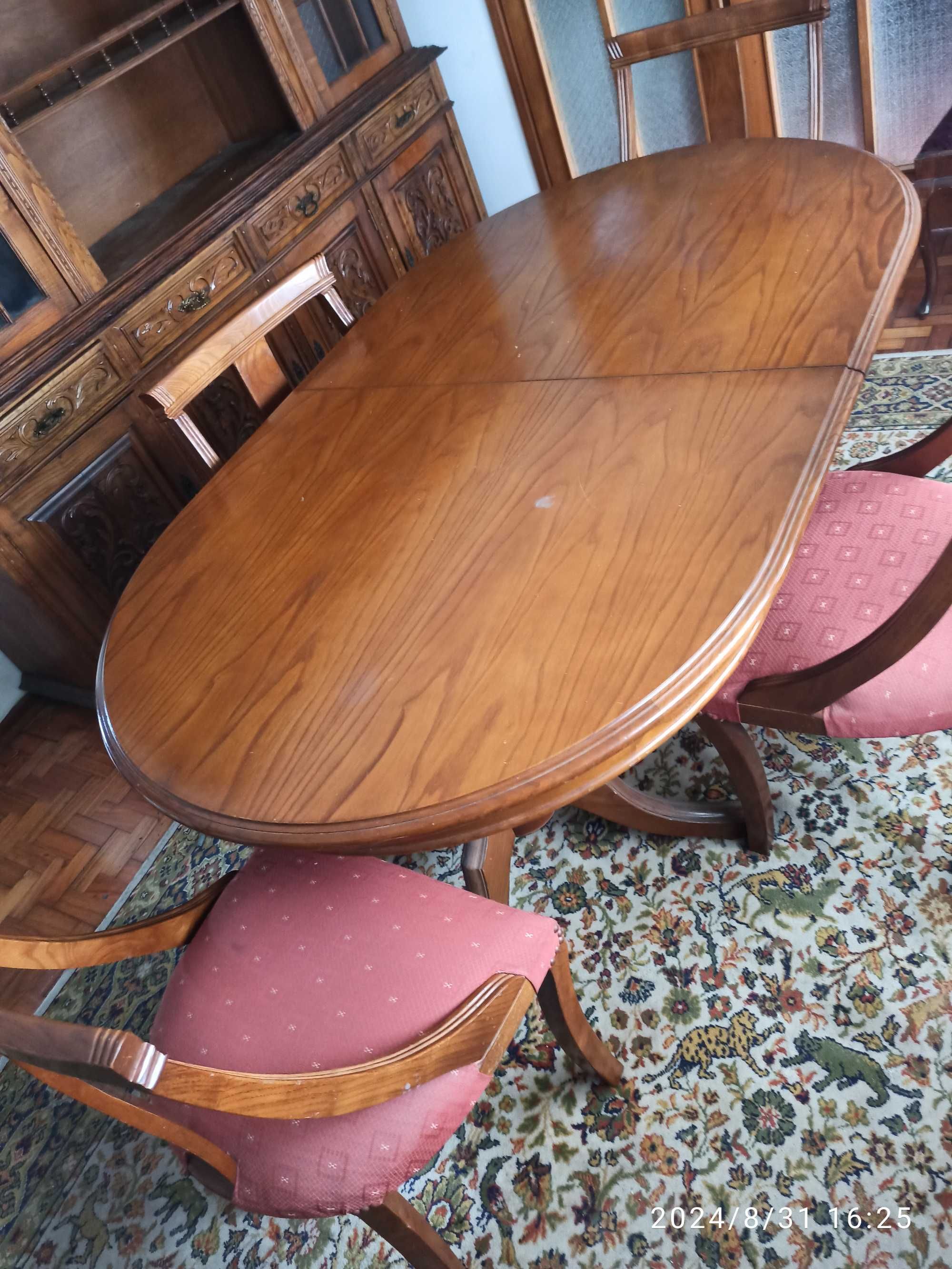 Mesa de sala e 4 cadeiras
