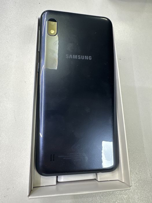Samsung A10, 32 gb de memoria