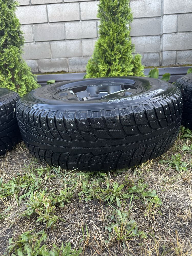 Продам диски+шины 235/75/R15 Michelin