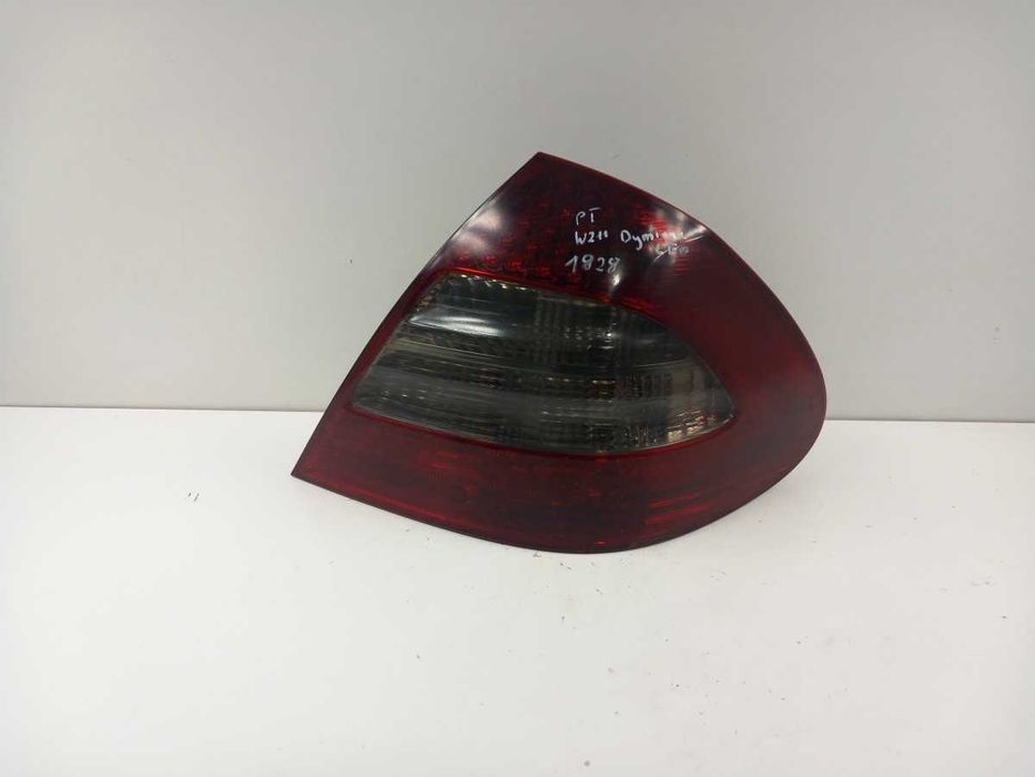 Mercedes E Klasa W211 Sedan Lift Lampa Tył Prawa Dymiona Led