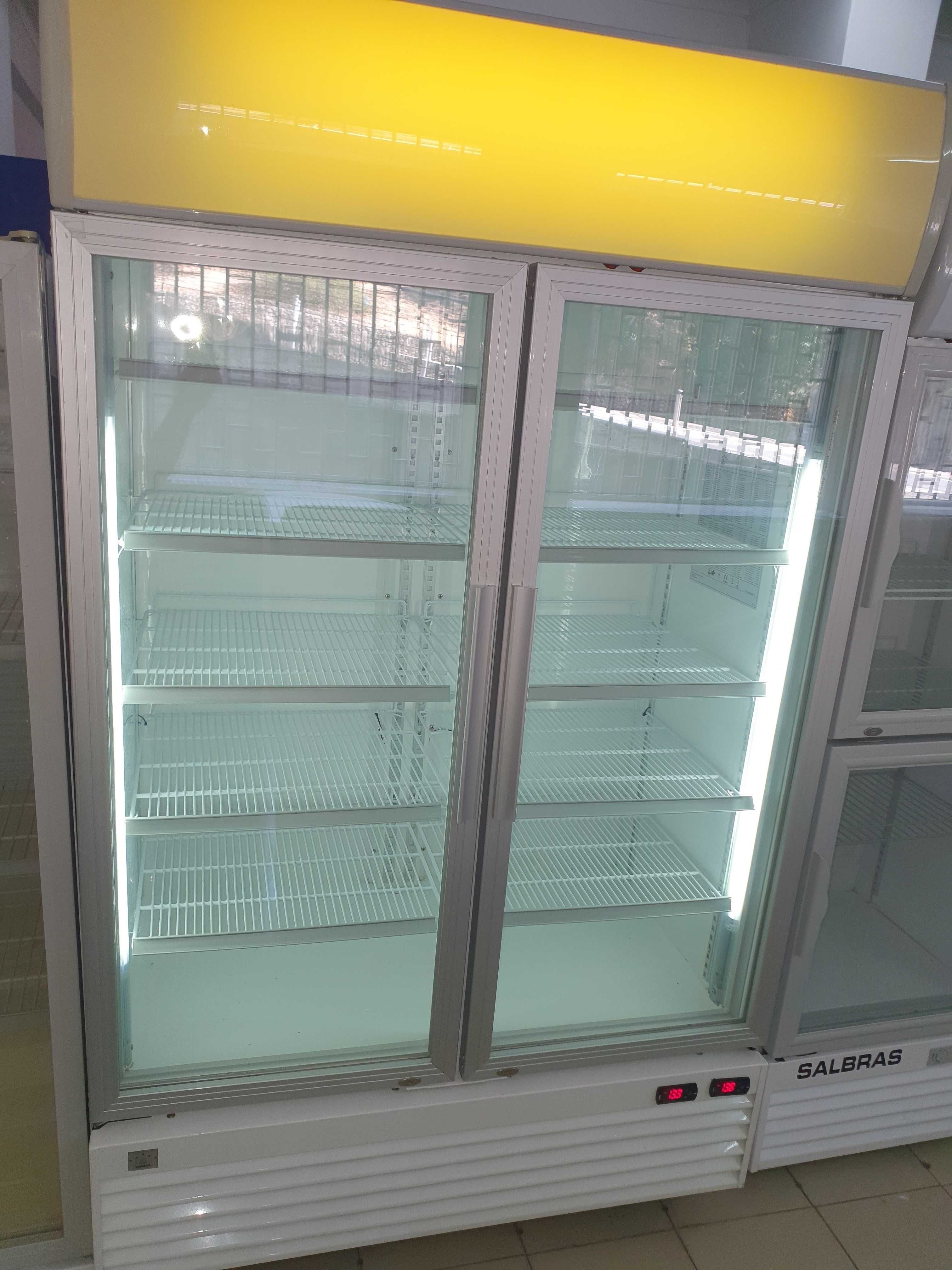 Frigorifico  digital positivo para bebidas e sobremesas