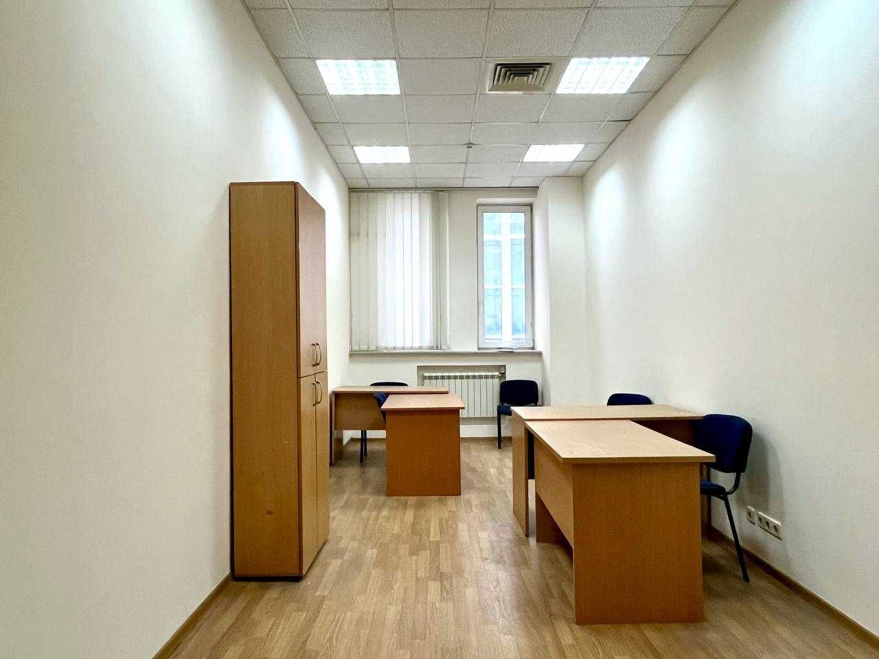 СУПЕР ВАРТІСТЬ! Печерськ. Оренда офіс 26 м2 в ОЦ поруч із метро