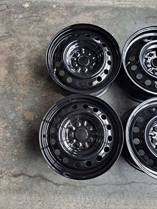 Felgi stalowe 5x114.3 16 Cali Toyota Auris Avensis Corolla RAV4