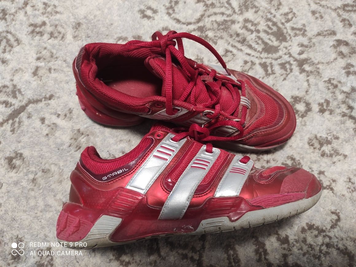 Продам кросівки Adidas