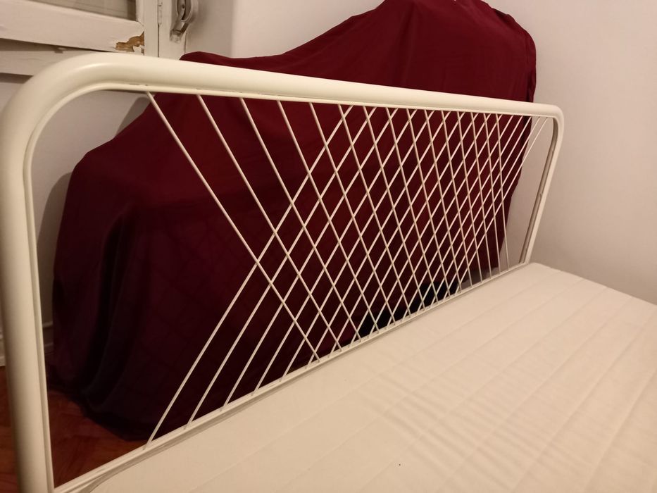 Cama de Casal com Colchão